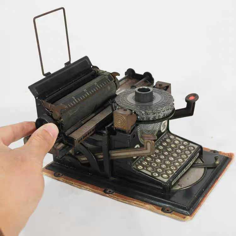 20世纪早期西洋古董铁皮玩具转盘式 机械英文打字V机 8品可演示