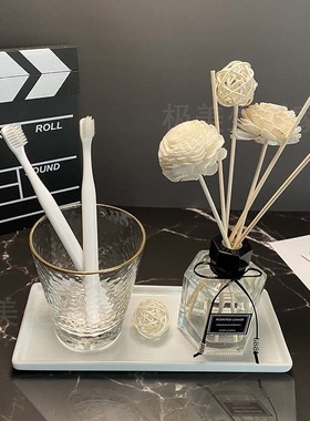 样板房卫生间洗手台玻璃牙刷杯香薰陶瓷托盘组合摆件透明金边轻奢
