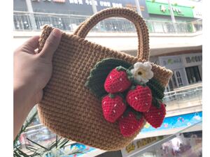 米粒麻麻手工草莓包泫雅钩针dyiy毛线草莓编织手提材料包非成品
