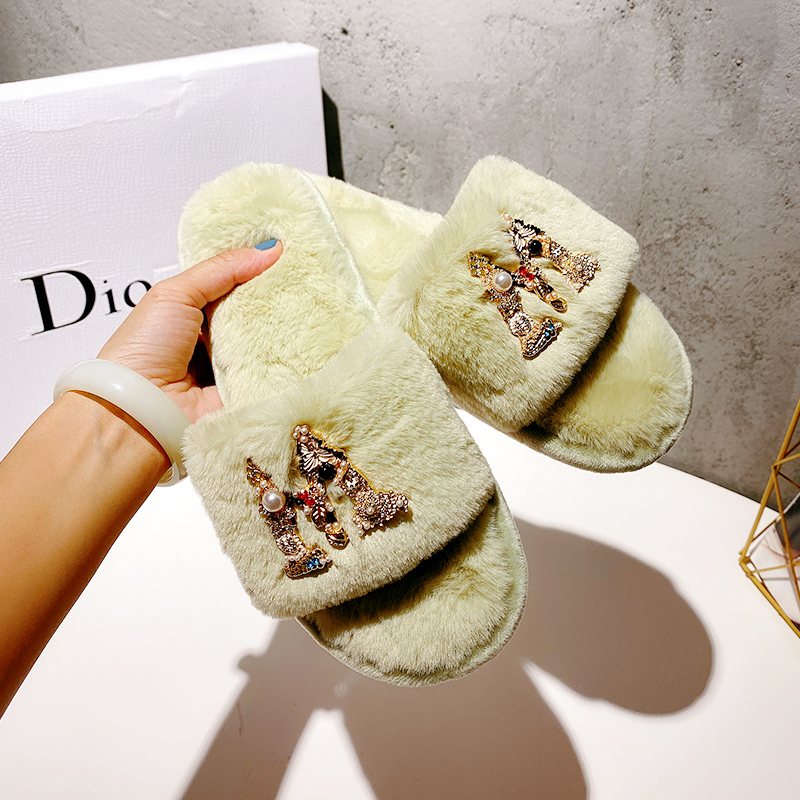 港风锆石水钻字母新款毛绒拖鞋女居家软底防滑保暖时尚外穿棉拖鞋