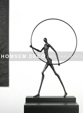 现代创意黑色铁艺人雕塑金属摆件酒店办公室玄关桌面摆设软装饰品