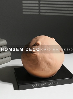 现代简约卡通猪雕塑摆件r样板房间软装饰品书房客厅桌面摆饰工艺