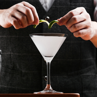 速发马古尼鸡尾酒三角杯玻璃酒杯水晶高脚杯香槟酒吧杯杯子天典调