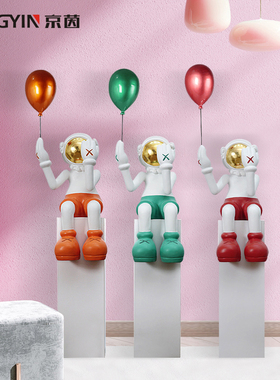 客厅雕塑落地装饰品网红酒店商场宇航员太空人物美容院大