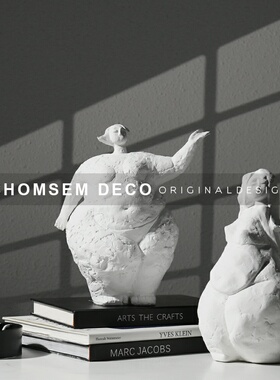 现代卡通怀情少女人o物雕塑摆件样板间软装饰品客厅书房玄关柜摆