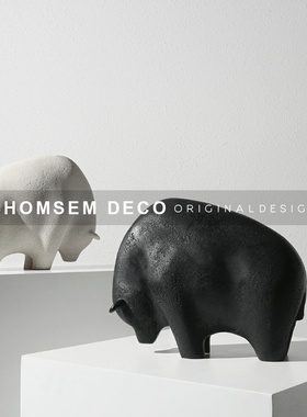 简约现代家居软装饰品样板房x间创意艺术抽象动物摆件玄关柜摆设