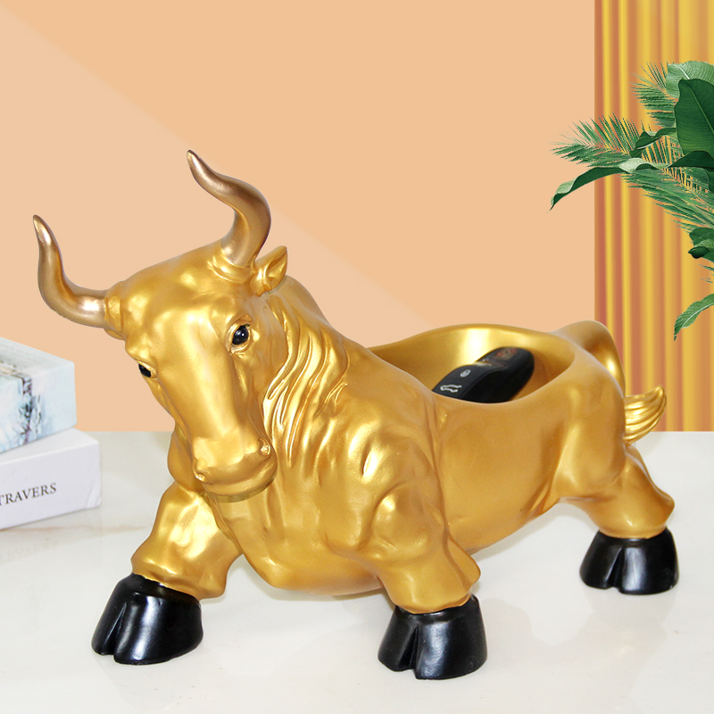 牛气冲天进门玄关钥匙收纳摆件招财牛创意轻奢客厅放钥匙的收纳盒