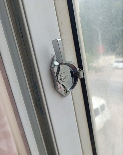 老款门窗锁 推拉玻璃窗锁扣 移窗移门搭扣锁 老式90型月牙锁