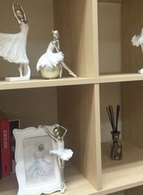 北欧艺术装饰品小芭蕾女孩摆件送舞蹈老师的礼物轻奢人物雕塑模型