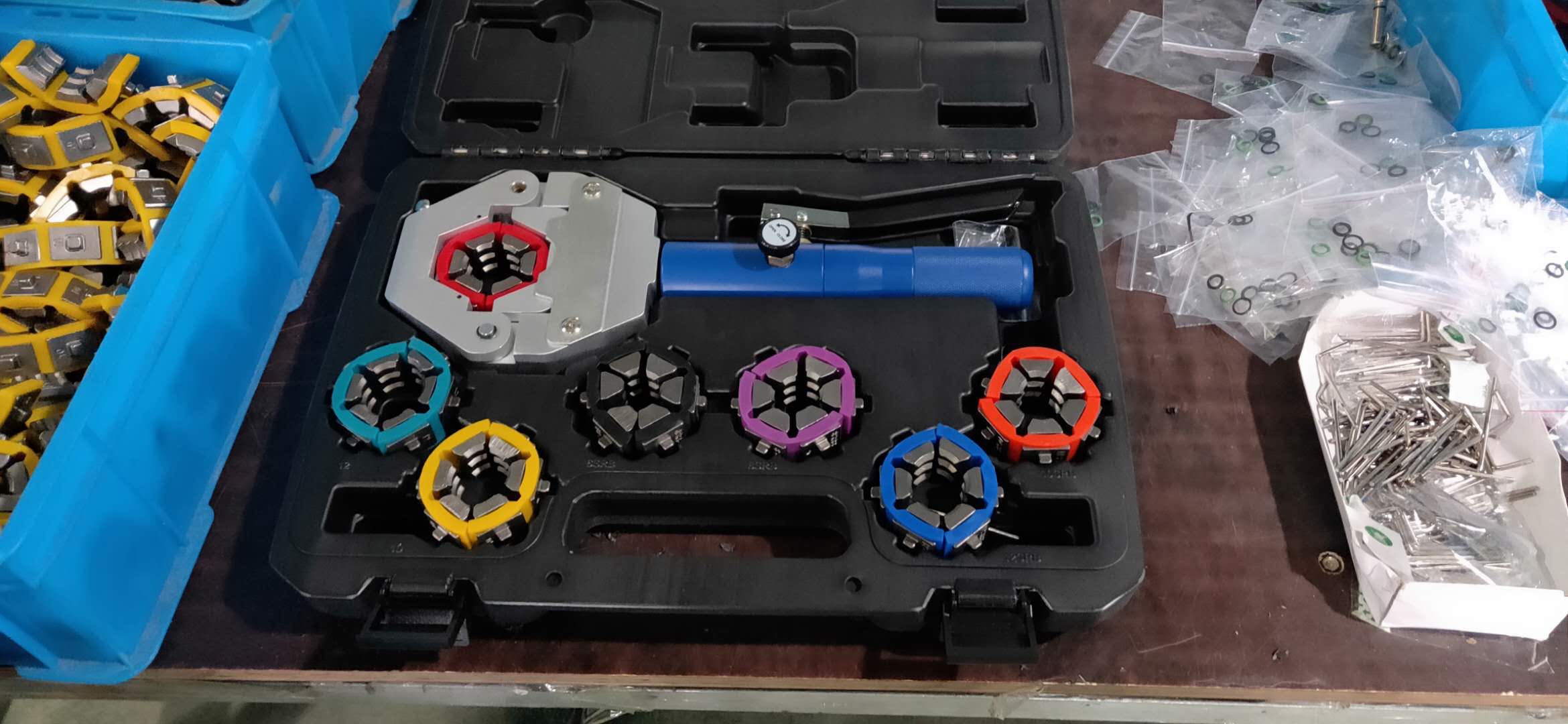 汽车空调便携压管机手动液压压管机软管压接工具压接钳胶管啤管机