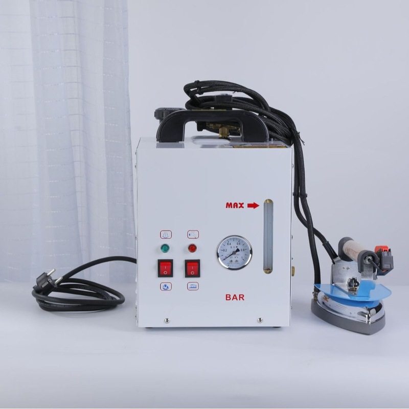 跨境小型电加热便捷式熨斗家用蒸汽烫衣服熨烫机商用带水箱电熨斗