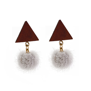秋冬氛围感毛球耳环时髦美拉德色系耳饰三角木片吊坠耳夹无耳洞