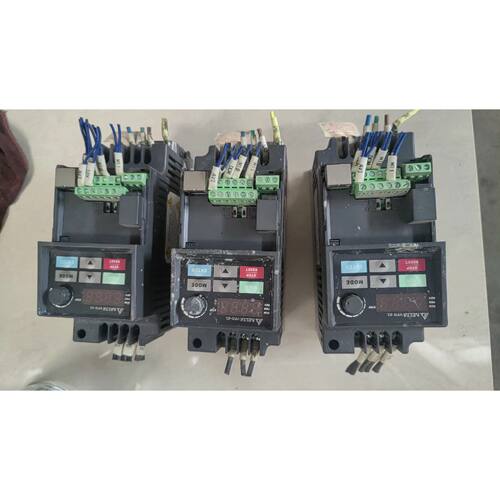 议价变频器型号VFD015EL43A维修
