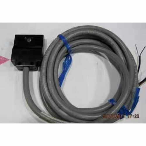 E3V-R2C43S.E2V-X4C1光电开关E3S-