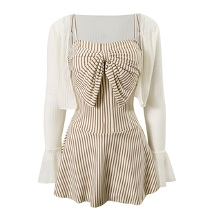 夏炎炎连体泳衣女2026新款高级感女孩遮肉显瘦保守绝美泡温泉泳装