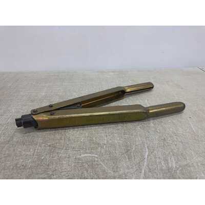 GREENLEE 720 Knockout Keyway Nibbler Punch Tool for pushbutt