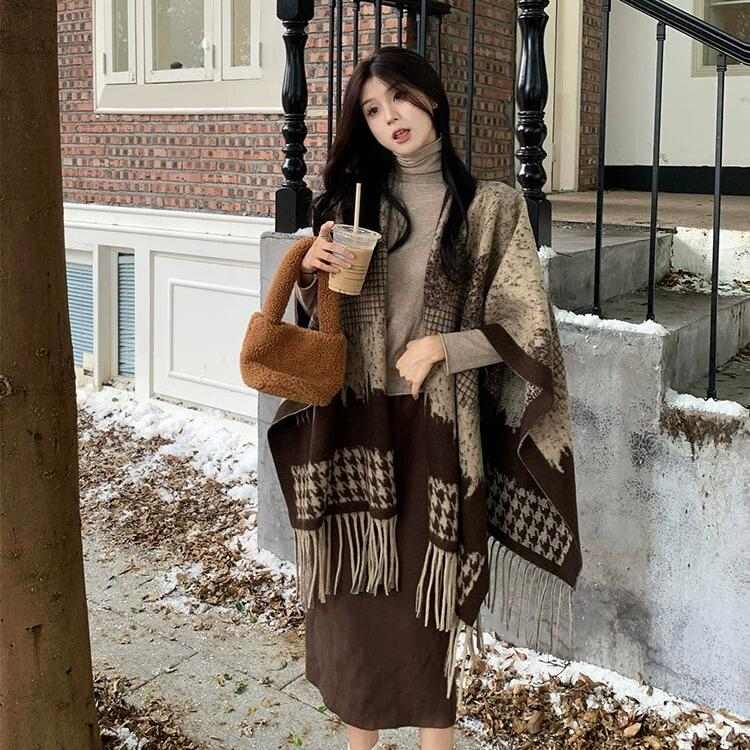 披肩女秋冬新款外搭民族风大码针织复古披风斗篷外套时尚洋气高档