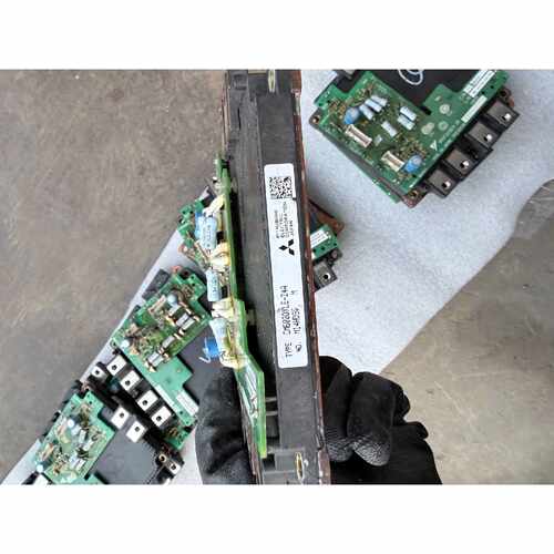 议价安川变频器模块ETC710390.MS带驱动板YPHT31维修