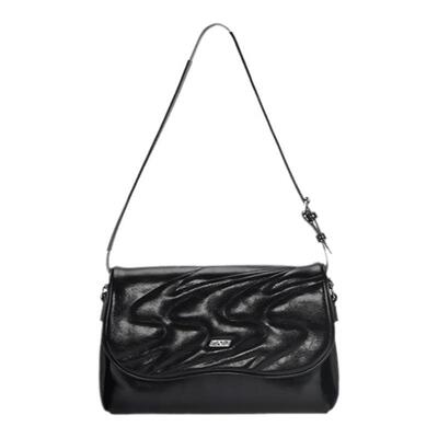 omto新款膨膨小方包油蜡皮包包女