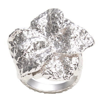 NatureTrace™褶皱花朵戒指