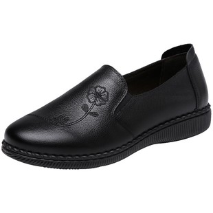 33真皮平底中老年女鞋41加肥加大码42妈妈软皮鞋特大号43老人鞋34