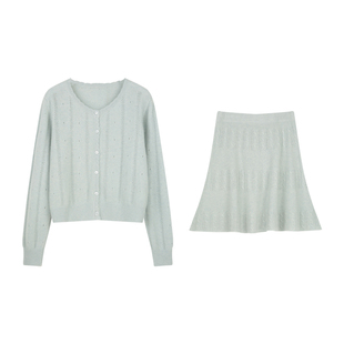 BLUEerror 全羊毛保暖花边绞花短款毛衣开衫女慵懒气质针织衫秋冬