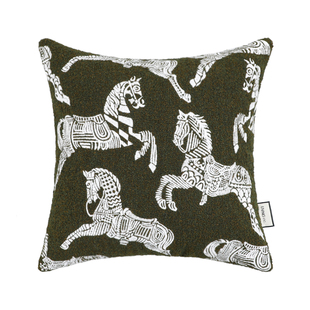 LIVING inc皇家生肖马法式刺绣抱枕轻奢客厅沙发燕麦靠垫卧室靠背