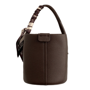 小瑞靓包 循循已秋 荔枝纹丝巾水桶包包女2025新款手提单肩斜挎包