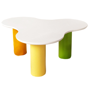 儿童绘画桌云朵桌创意美术机构彩色可爱圆弧不规则三角形定制实木