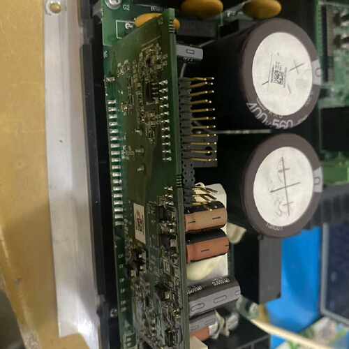 议价台达变频器VF-D007L21W，原装拆机，成色有使用痕迹。维修