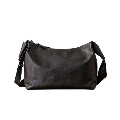 后步真皮单肩斜挎包大容量背包潮