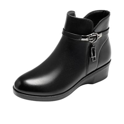 奥康真皮妈妈鞋秋冬短靴加绒软底