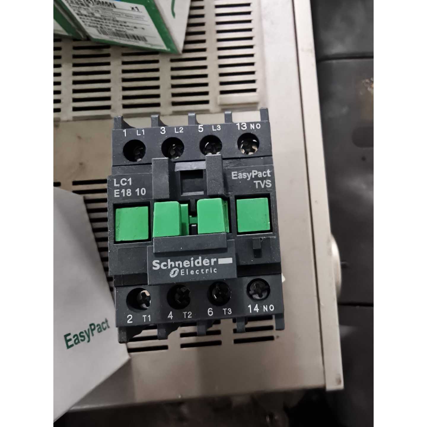 议价施耐德LC1E1810M5N接触器EasyPactT维修