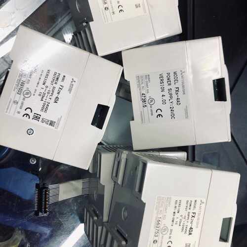 询价FX2N-4DA 4个 FX2N-4AD 1个 成色好不