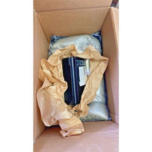 B&R 8LSA46.DA030S000-3 8LSA46.ee030ffgg-3 SERVO MOTOR / 伺服