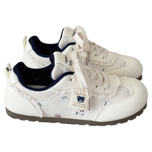 荔枝公园原创小熊透气小白鞋子女2026新款厚底百搭软底板鞋潮鞋