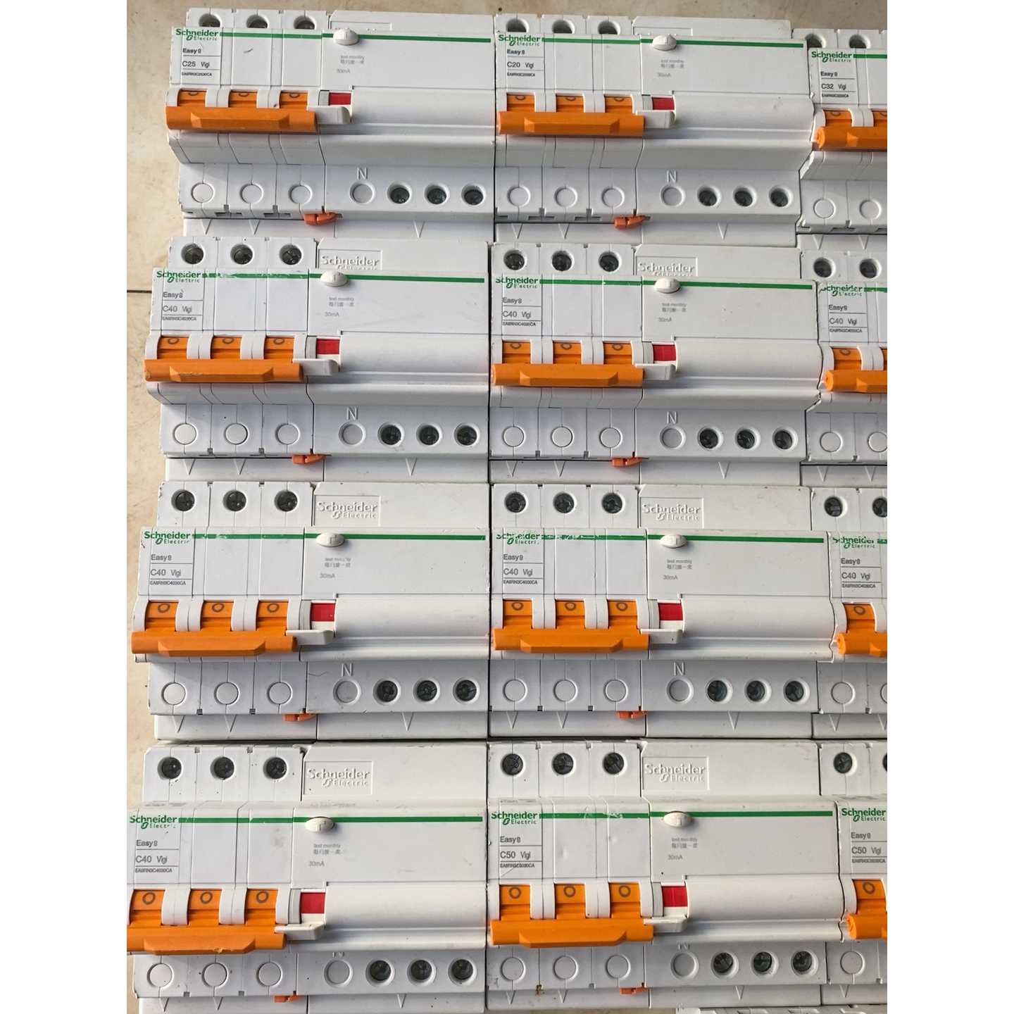 询价下单施耐德E9系列3P漏电断路器保护器 Easy9 开关 成