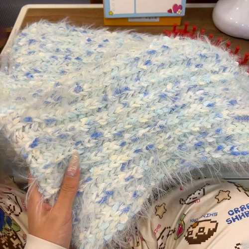 毛绒手混线围巾毛线手工diy编织材料包钩针礼物针织送女友解闷男