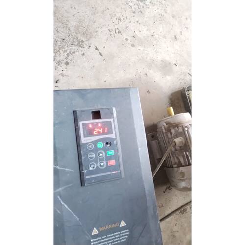 议价三晶变频器8000B4T015GB18R5PB维修