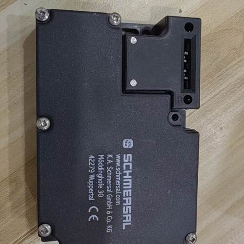 AZM 161SK-12/03RKA-0 施迈赛安全门锁开关 工控安全配件