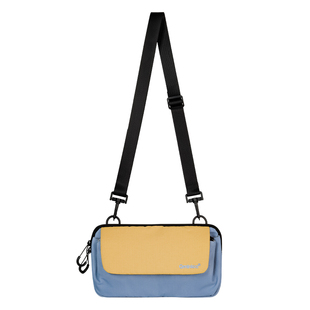 Qminica斜挎包旅行轻量多夹层证件护照单肩包多分层撞色通勤包女