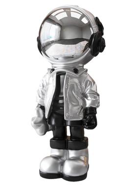 电视柜旁边太空人新居宇航员摆件