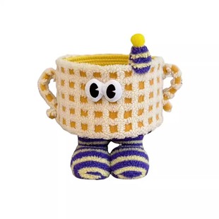 新年春节日零食抱抱桶方格卡通小怪兽可爱羊羔绒花艺包装花店材料