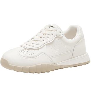 千百度休闲鞋女纯色新款内增高运动鞋女款透气舒适百搭德训小白鞋