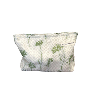 小众高级感化妆包大容量文艺护肤品收纳袋便携旅行内胆包证件包