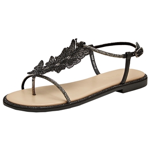 天美意蝴蝶效应一字带水钻平底凉鞋女外穿休闲时装凉鞋夏季新款