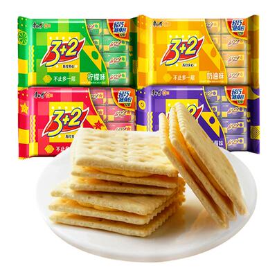 康师傅三加二苏打夹心饼干