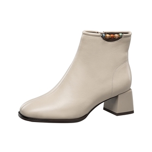 康奈女鞋2025冬新款时尚粗跟短靴女百搭优雅通勤时装靴白色马丁靴