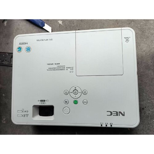 NEC投影仪 ，型号NP-CR2170x,成色很好，功能完好