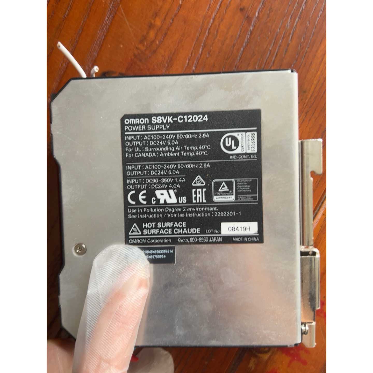议价欧姆龙电源S8VK-C12024,DC24V 5A,实物拍摄